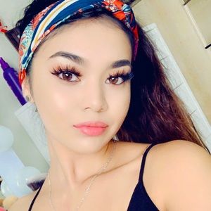 Meet your Posher, Maneli